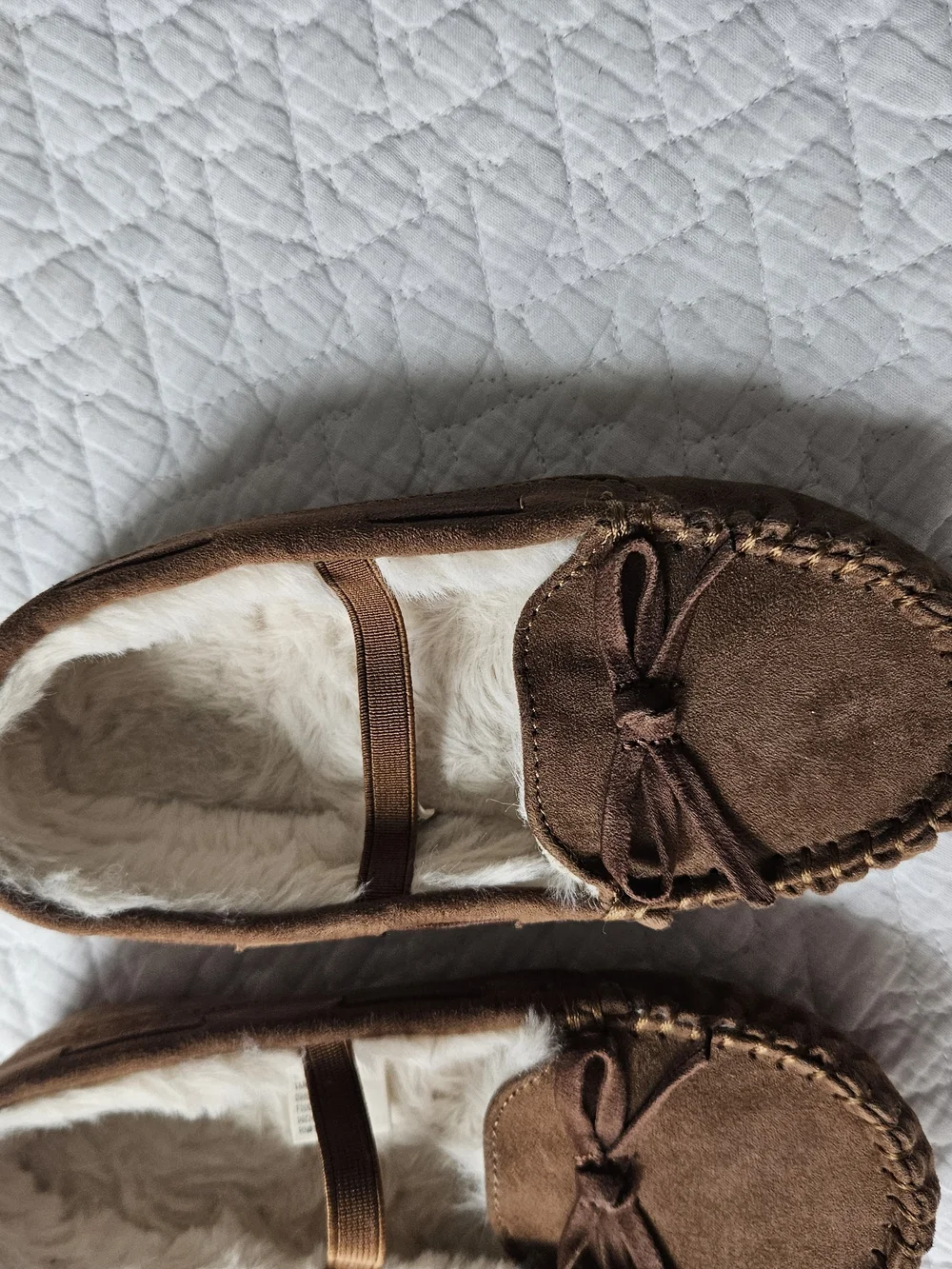 Target Girls Size 10 Brown and White Faux Fur Moccasin Slippers